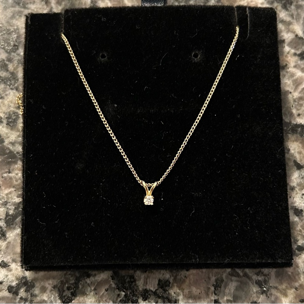 Gold Necklace with Diamond Pendant